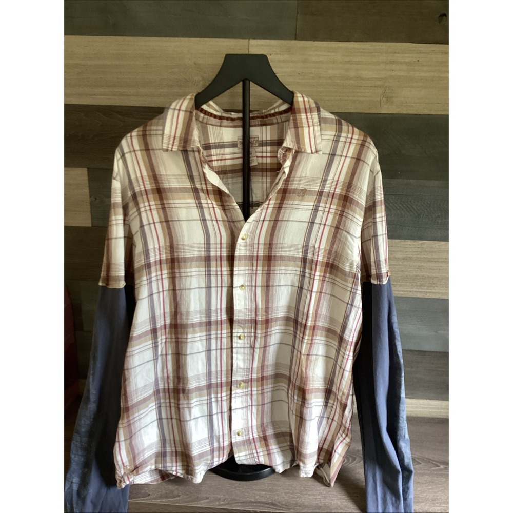 BUFFALO DAVID BITTON MENS BUTTON UP Size Large With T shirt Sleeves